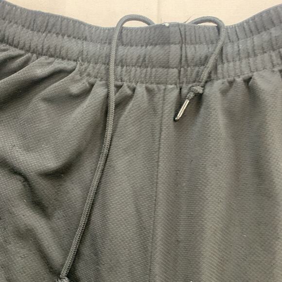 *SOLD ** Nike Air Jordan Shorts Mens Large Black Basketball Workout Gym Jumpman - Picture 3 of 8